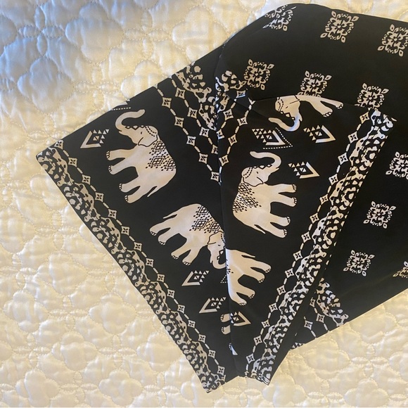 INC wide leg pants. Size XL with elastic waist band. Good condition. - Picture 3 of 12